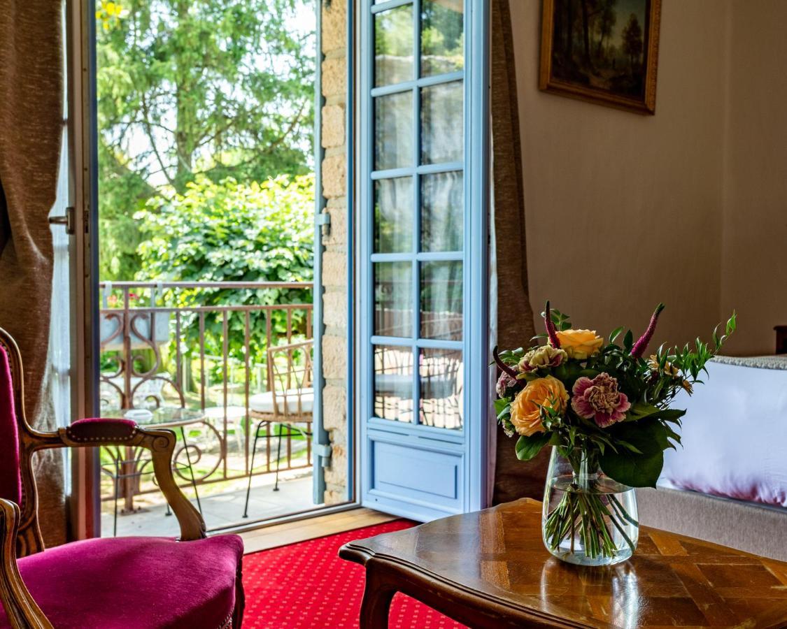 Hotel Restaurant Le Centenaire Les Eyzies Esterno foto
