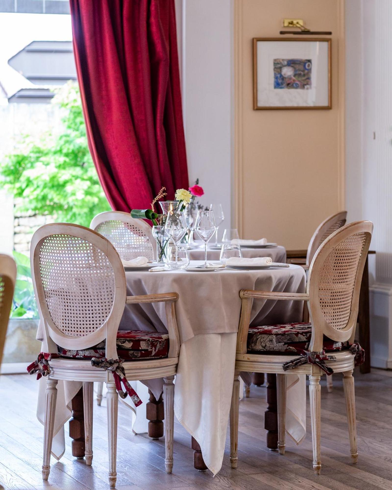 Hotel Restaurant Le Centenaire Les Eyzies Esterno foto